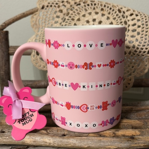 Emily Dumas Other - NWT PINK FRIENDSHIP BRACELETS SOFT TOUCH COFFEE MUG